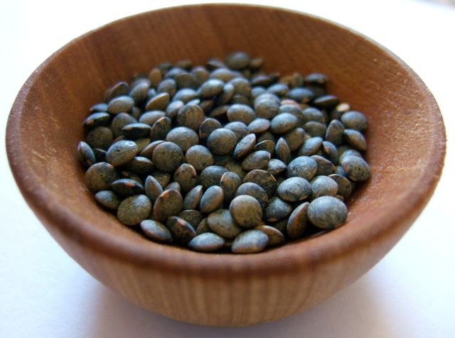 1024px-Puy_lentils_wooden_bowl